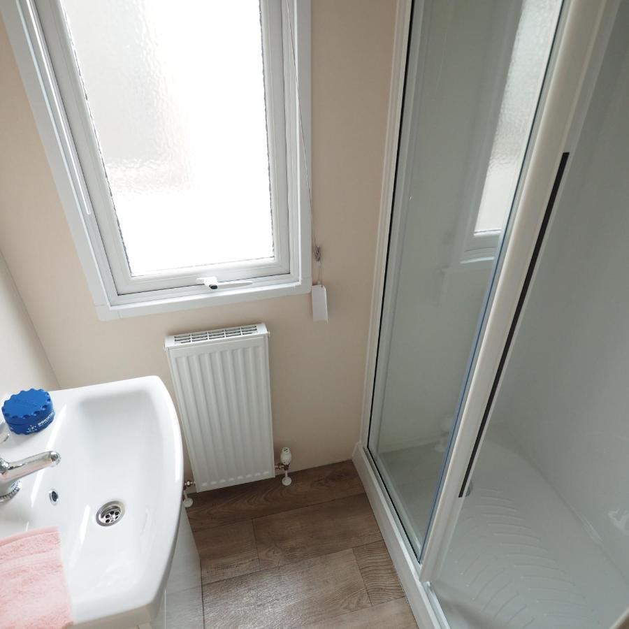 Vakantiepark Wilhelm Tell Superieur Chalet Opglabbeek Luaran gambar