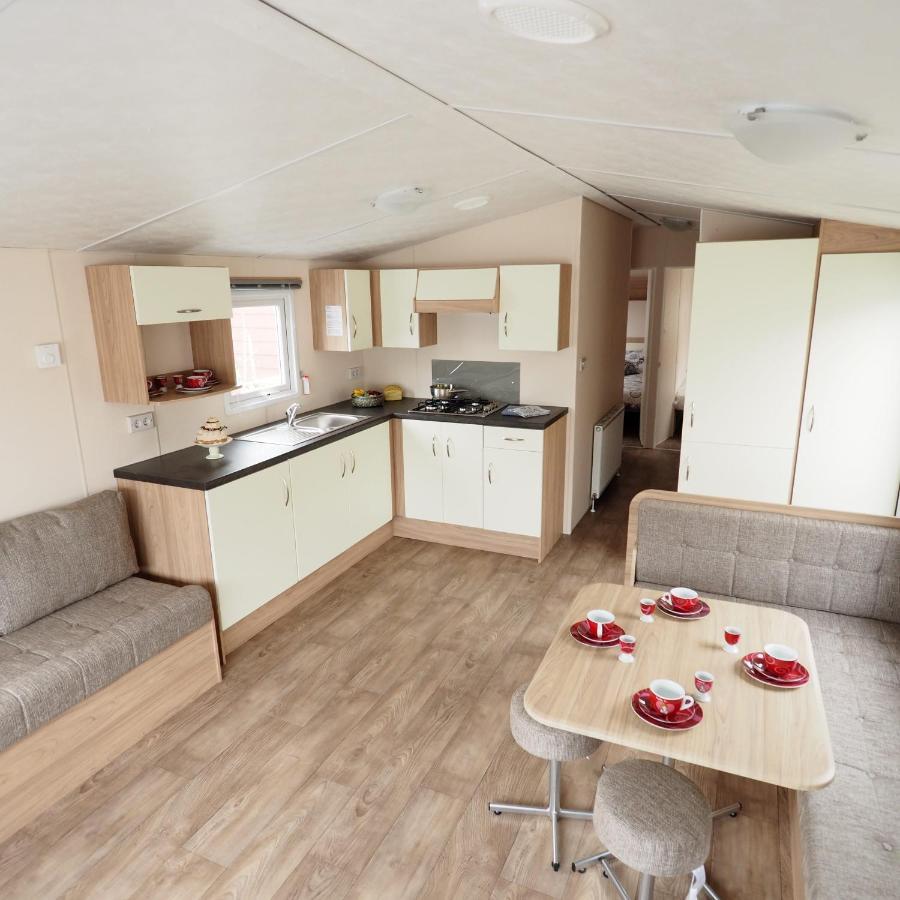 Vakantiepark Wilhelm Tell Superieur Chalet Opglabbeek Luaran gambar