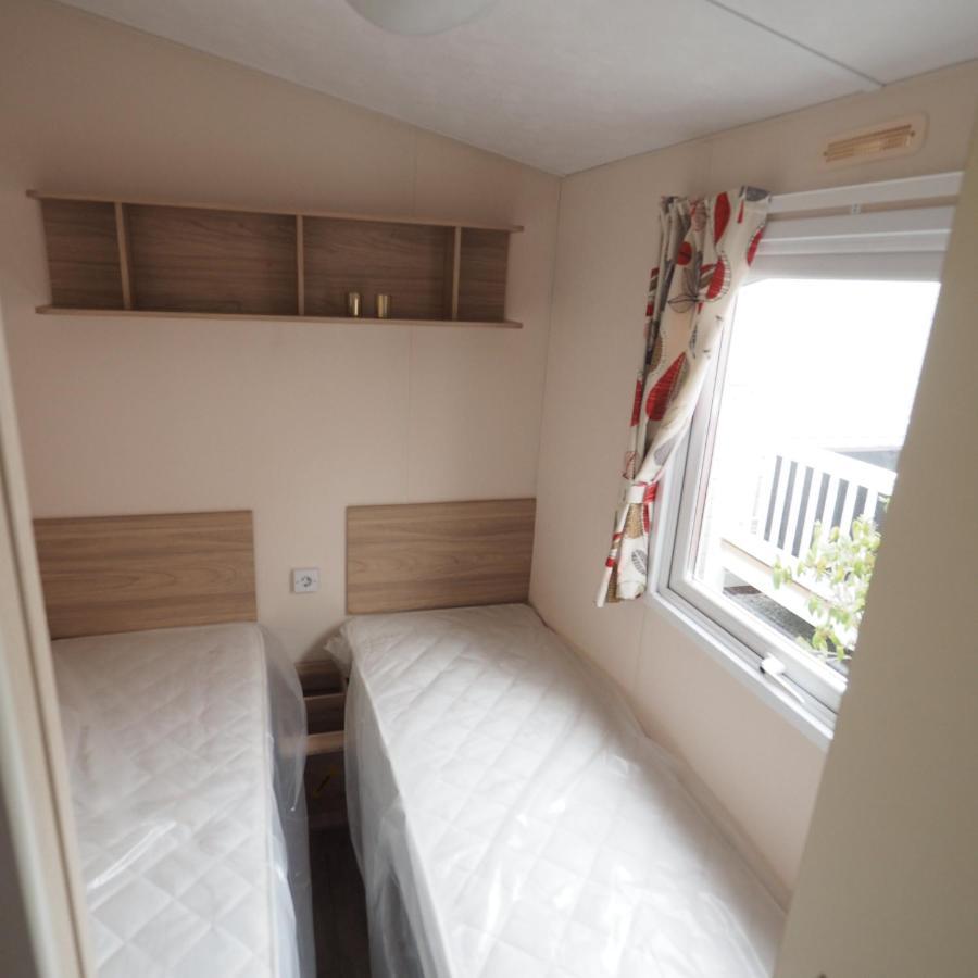 Vakantiepark Wilhelm Tell Superieur Chalet Opglabbeek Luaran gambar
