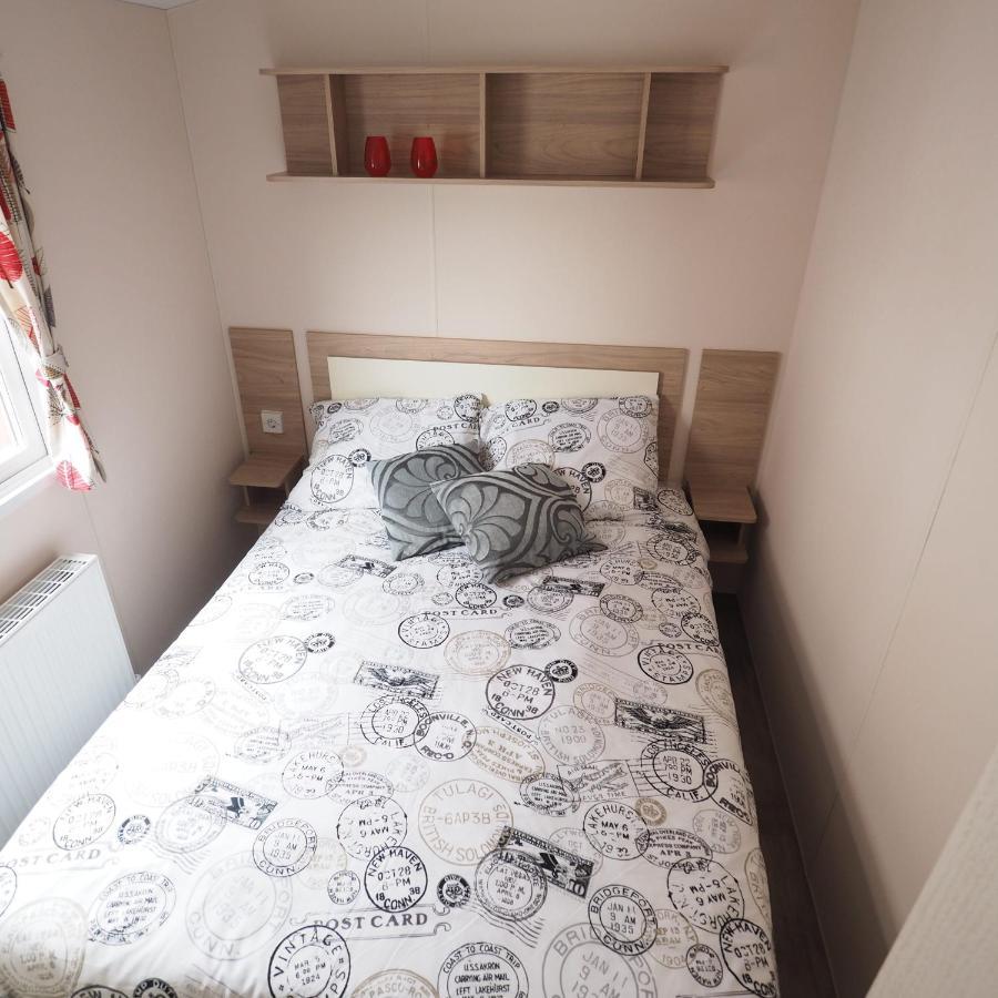Vakantiepark Wilhelm Tell Superieur Chalet Opglabbeek Luaran gambar