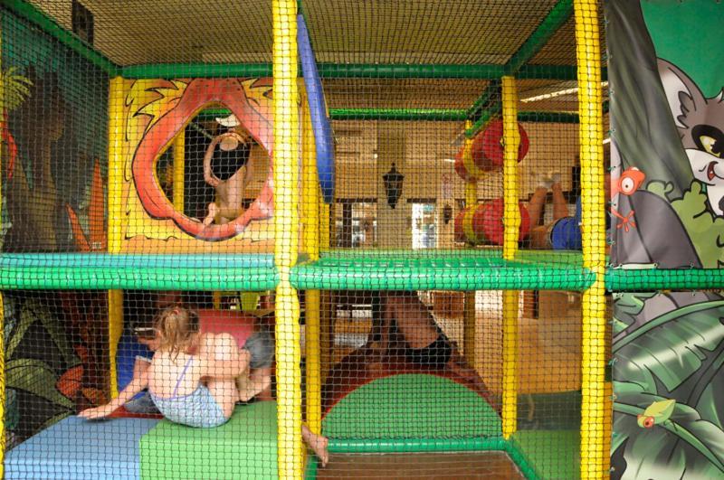 Vakantiepark Wilhelm Tell Superieur Chalet Opglabbeek Luaran gambar