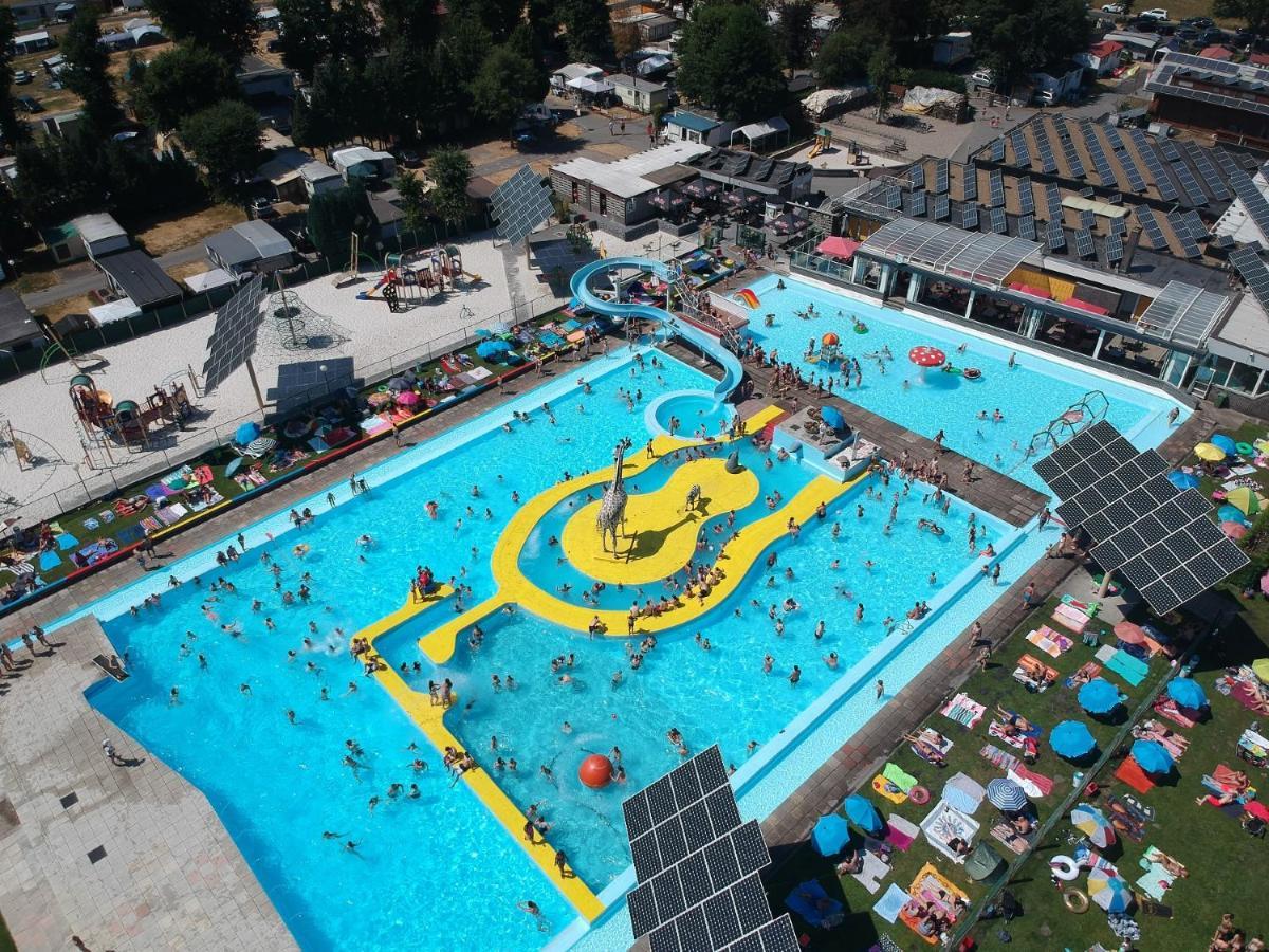 Vakantiepark Wilhelm Tell Superieur Chalet Opglabbeek Luaran gambar
