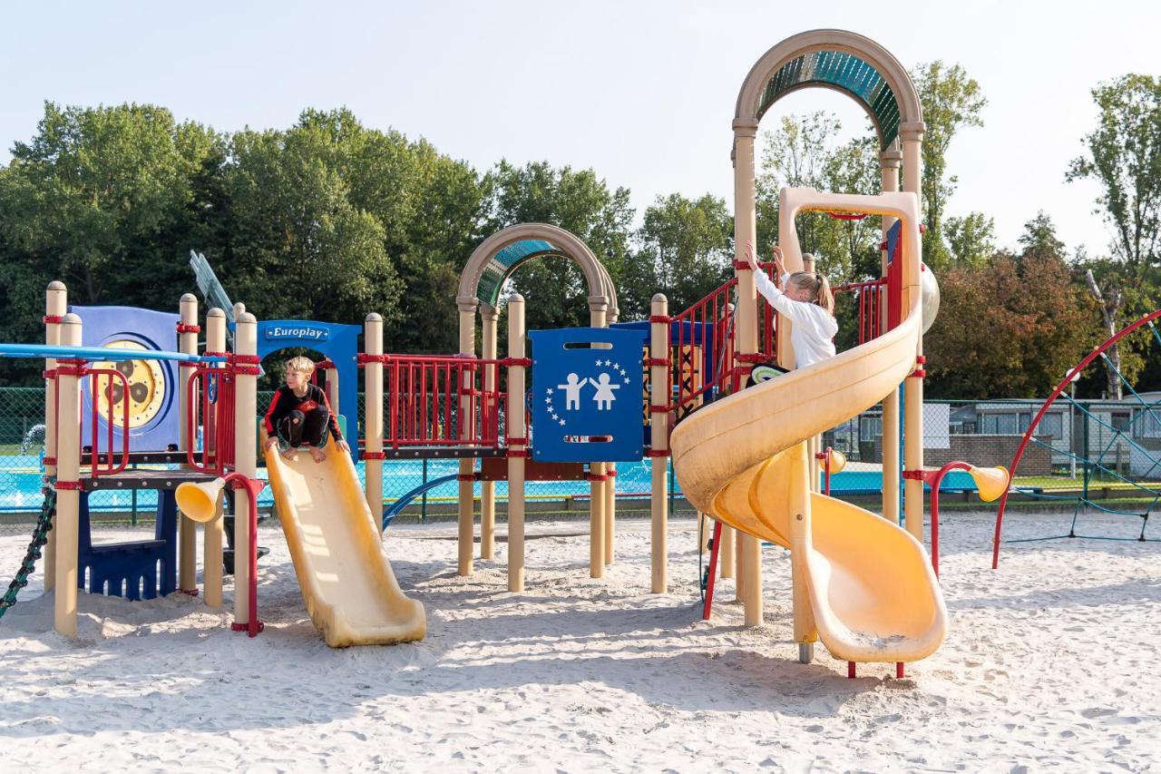 Vakantiepark Wilhelm Tell Superieur Chalet Opglabbeek Luaran gambar